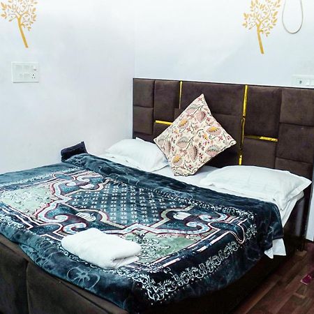 Flips With Mykonos Guest House Yeni Delhi Dış mekan fotoğraf