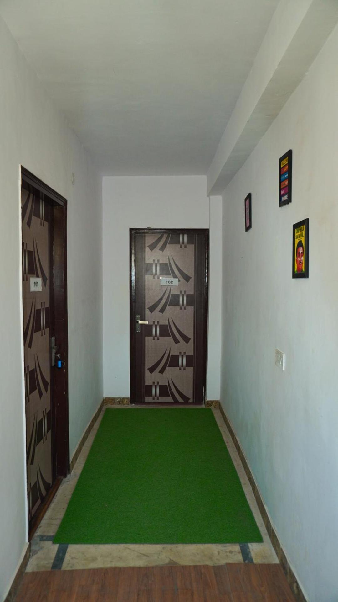 Flips With Mykonos Guest House Yeni Delhi Dış mekan fotoğraf